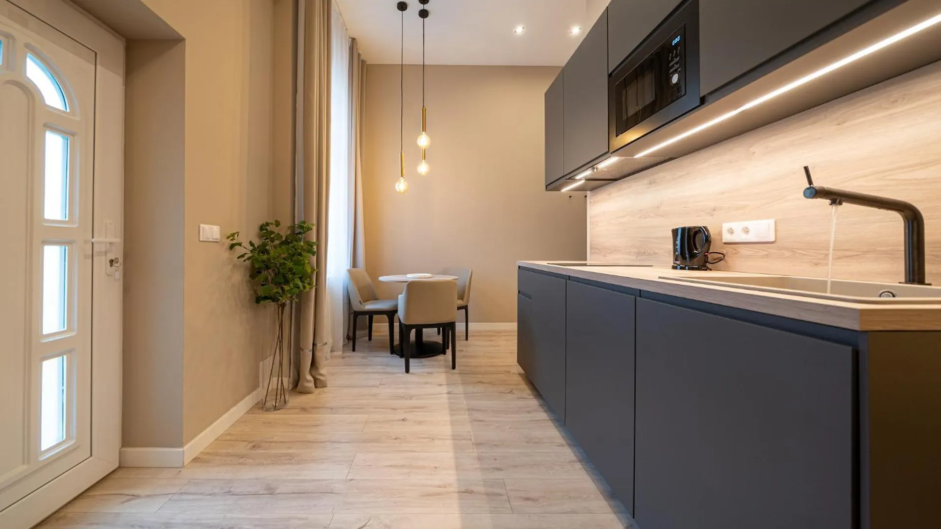 Karoly Boutique Suites, Best Location By Bqa Будапешт