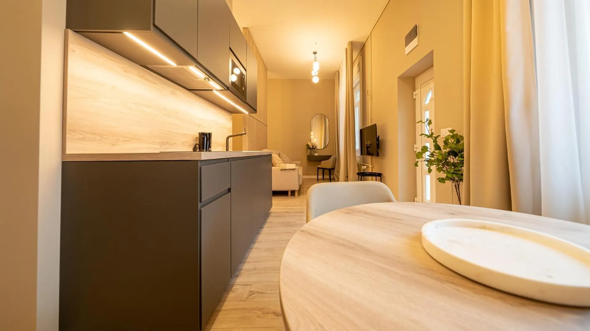 Karoly Boutique Suites, Best Location By Bqa Будапешт